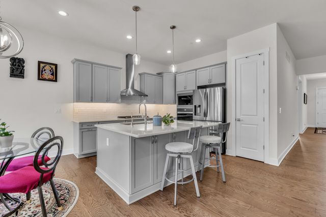 628 Pine Circle, Ann Arbor, MI 48105