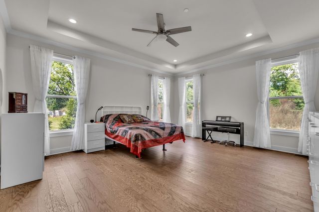 628 Pine Circle, Ann Arbor, MI 48105