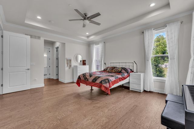 628 Pine Circle, Ann Arbor, MI 48105