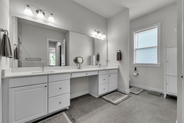 628 Pine Circle, Ann Arbor, MI 48105