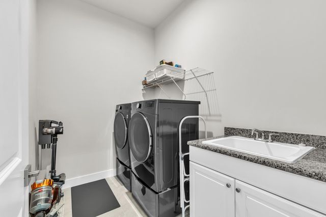 628 Pine Circle, Ann Arbor, MI 48105
