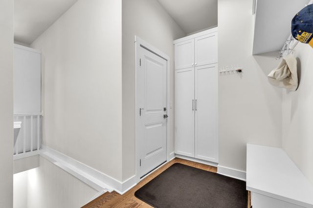 628 Pine Circle, Ann Arbor, MI 48105