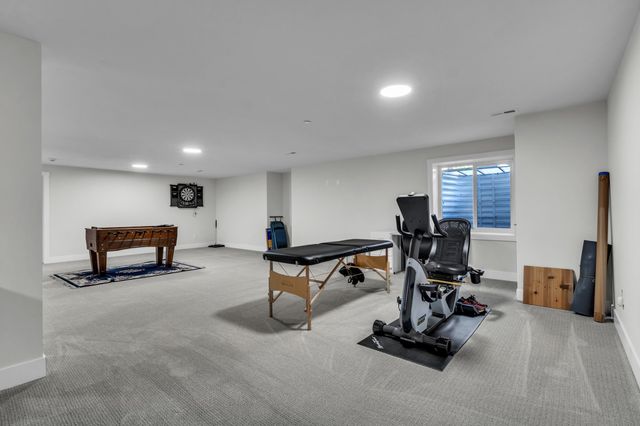 628 Pine Circle, Ann Arbor, MI 48105