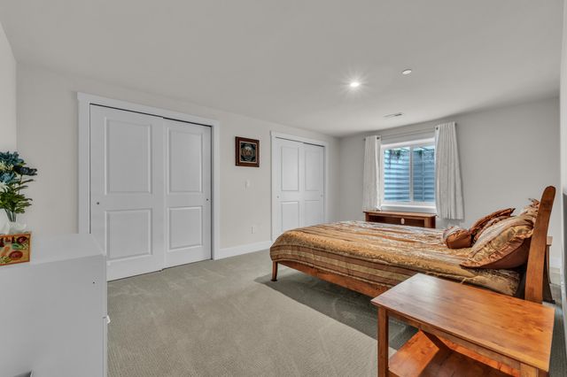 628 Pine Circle, Ann Arbor, MI 48105