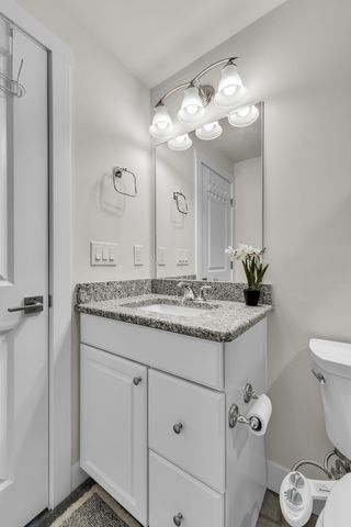 628 Pine Circle, Ann Arbor, MI 48105
