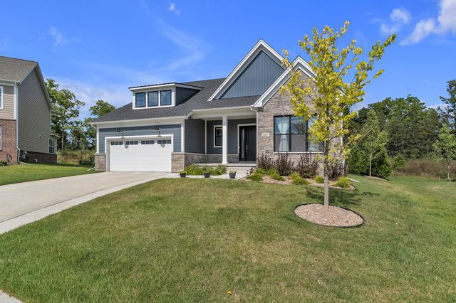 628 Pine Circle, Ann Arbor, MI 48105