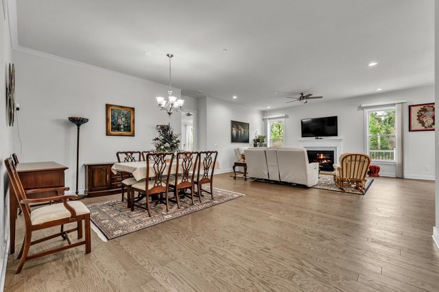 628 Pine Circle, Ann Arbor, MI 48105