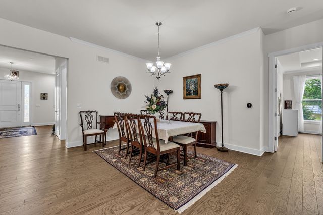 628 Pine Circle, Ann Arbor, MI 48105
