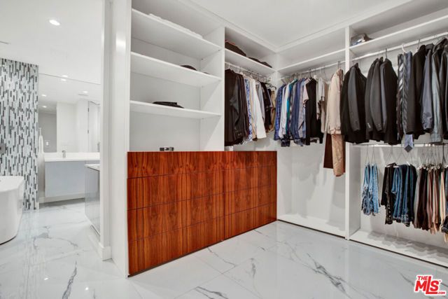 1100 Alta Loma Road 1103, West Hollywood, CA 90069