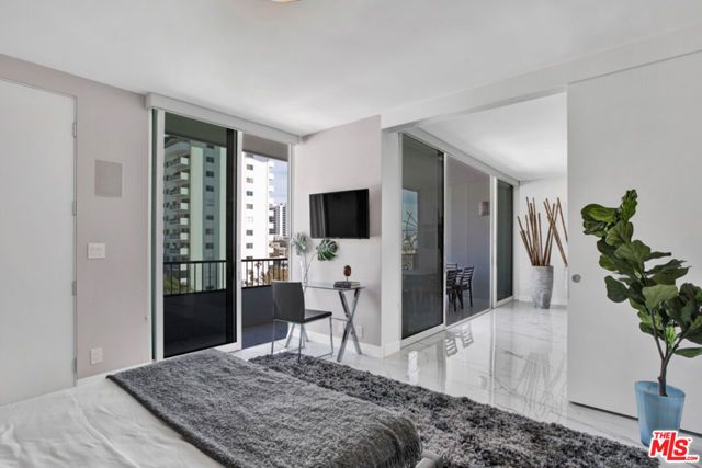 1100 Alta Loma Road 1103, West Hollywood, CA 90069