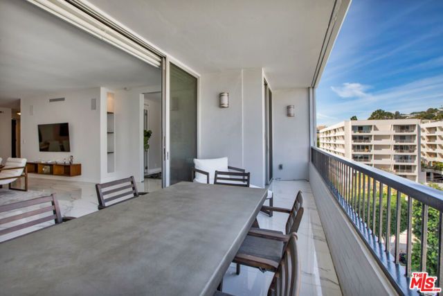 1100 Alta Loma Road 1103, West Hollywood, CA 90069