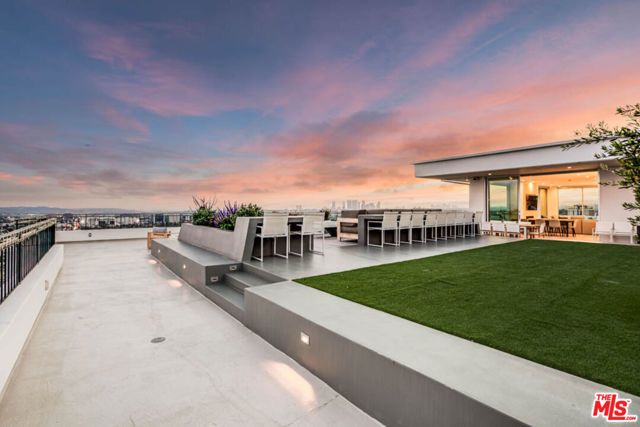 1100 Alta Loma Road 1103, West Hollywood, CA 90069