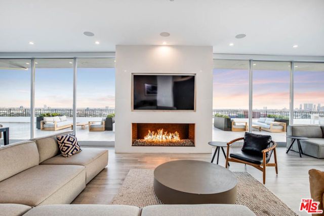 1100 Alta Loma Road 1103, West Hollywood, CA 90069