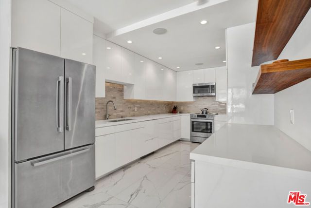 1100 Alta Loma Road 1103, West Hollywood, CA 90069