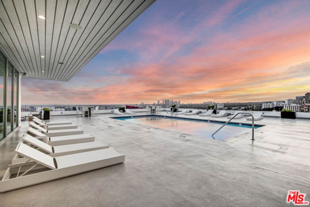 1100 Alta Loma Road 1103, West Hollywood, CA 90069