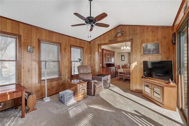 8636 Cedar Niles Road, Lenexa, KS 66227