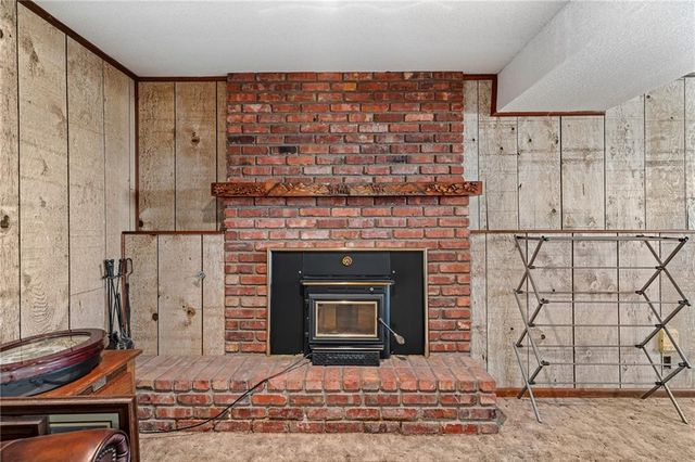 8636 Cedar Niles Road, Lenexa, KS 66227