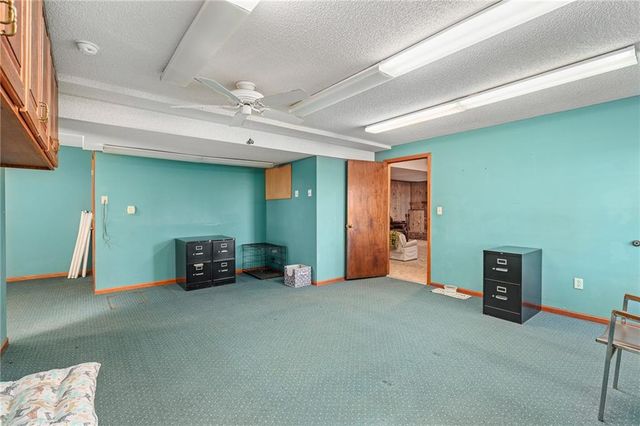 8636 Cedar Niles Road, Lenexa, KS 66227