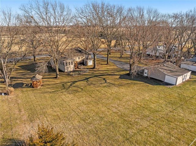 8636 Cedar Niles Road, Lenexa, KS 66227