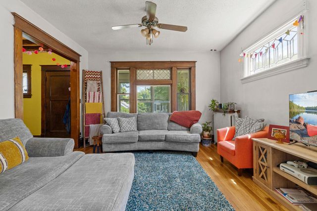553 Manomin Avenue, Saint Paul, MN 55107