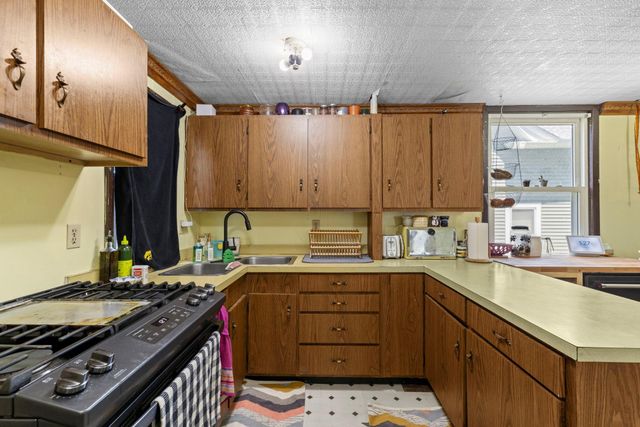 553 Manomin Avenue, Saint Paul, MN 55107