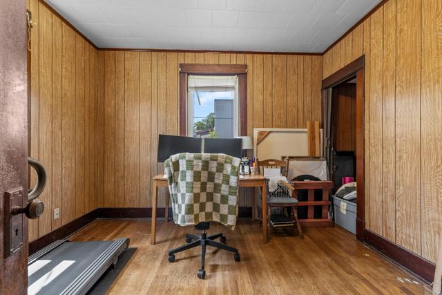 553 Manomin Avenue, Saint Paul, MN 55107