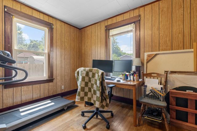 553 Manomin Avenue, Saint Paul, MN 55107