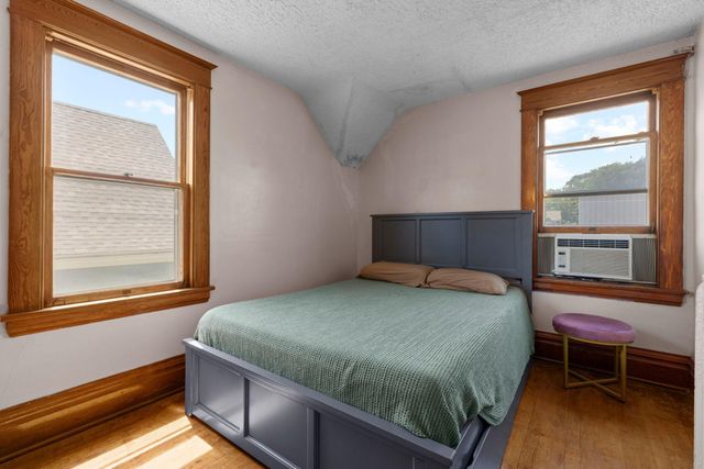 553 Manomin Avenue, Saint Paul, MN 55107