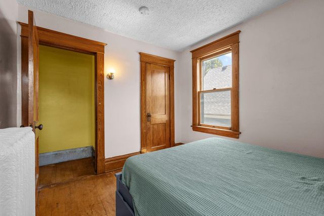 553 Manomin Avenue, Saint Paul, MN 55107