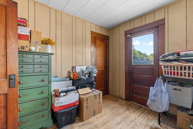 553 Manomin Avenue, Saint Paul, MN 55107