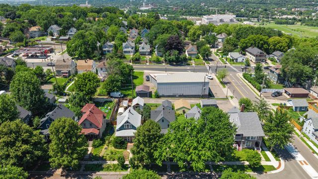 553 Manomin Avenue, Saint Paul, MN 55107