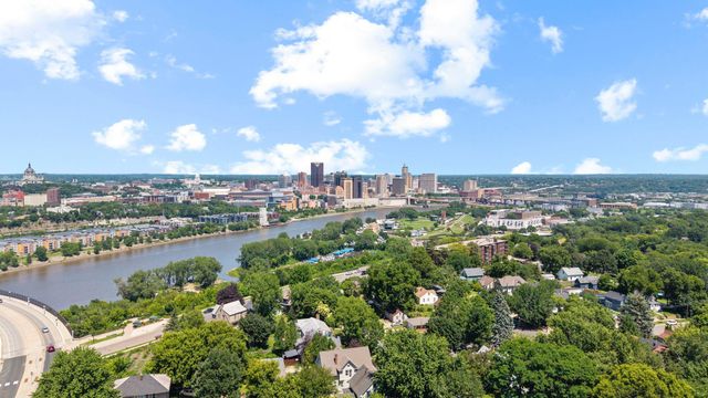 553 Manomin Avenue, Saint Paul, MN 55107