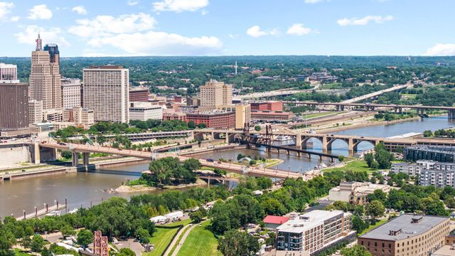 553 Manomin Avenue, Saint Paul, MN 55107