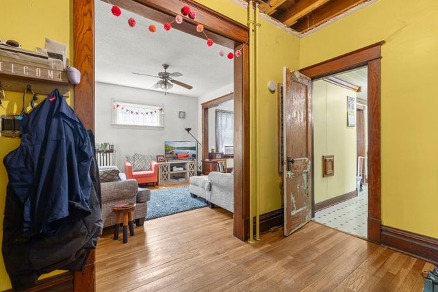553 Manomin Avenue, Saint Paul, MN 55107