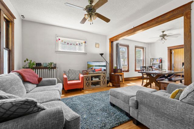 553 Manomin Avenue, Saint Paul, MN 55107