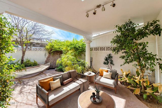 4099 E CAMPBELL Avenue, Phoenix, AZ 85018