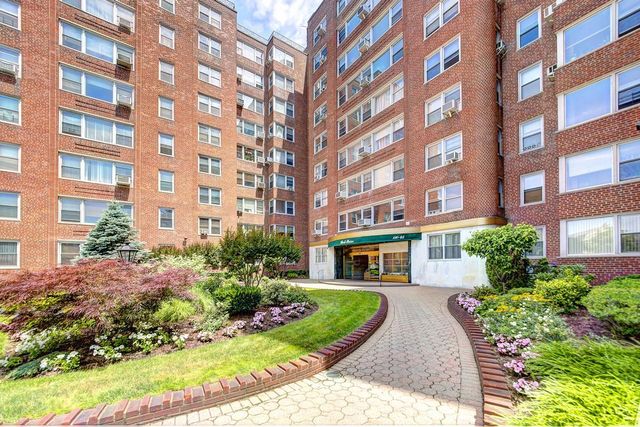 11045 Queens Blvd Apt 501, New York City, NY 11375