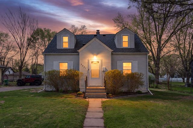 5631 Bryant Avenue N, Brooklyn Center, MN 55430