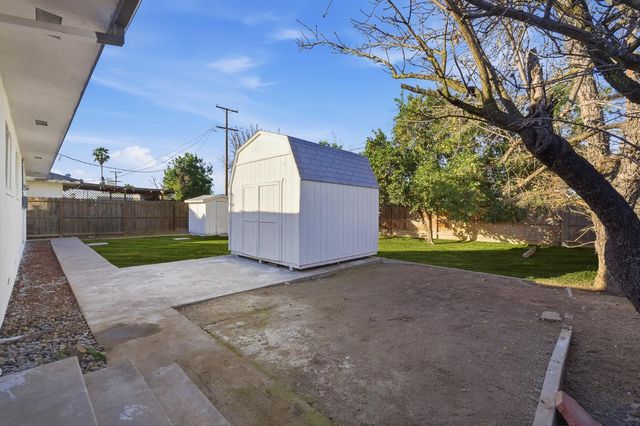 4023 E Fedora Avenue, Fresno, CA 93726