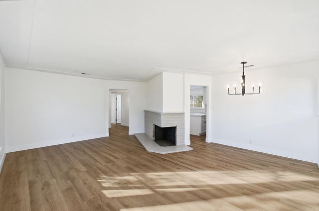 4023 E Fedora Avenue, Fresno, CA 93726