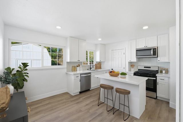 4023 E Fedora Avenue, Fresno, CA 93726