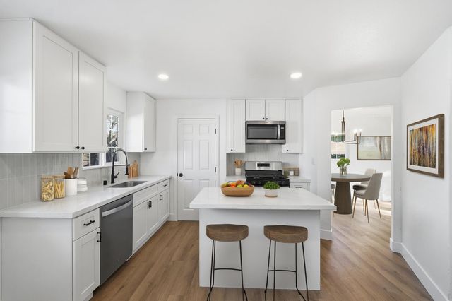 4023 E Fedora Avenue, Fresno, CA 93726