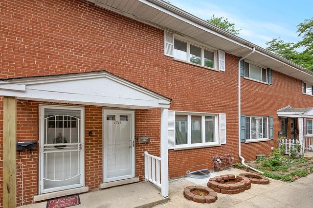 1715 W Thome Avenue, Chicago, IL 60660