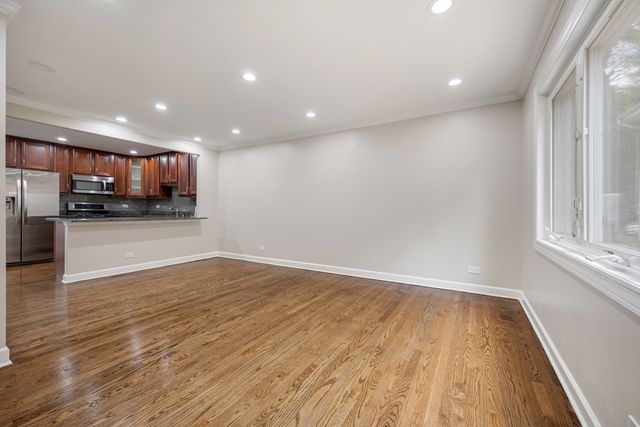 1715 W Thome Avenue, Chicago, IL 60660