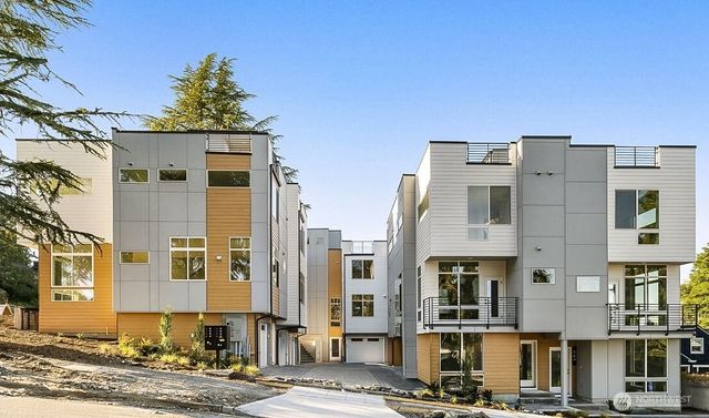 902 N 86th Street, Seattle, WA 98103