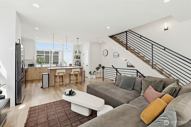 902 N 86th Street, Seattle, WA 98103