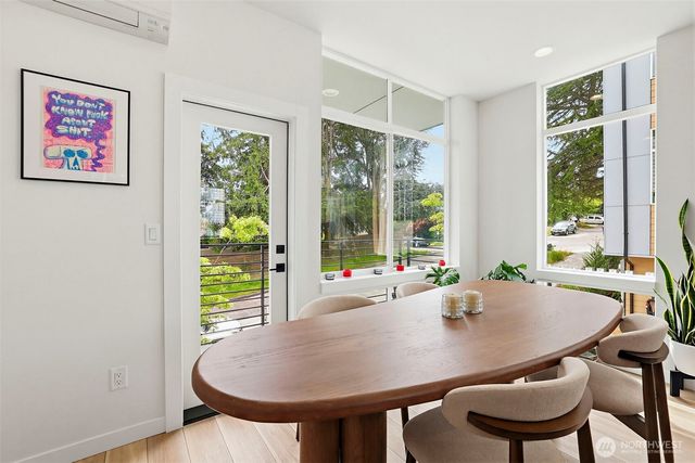 902 N 86th Street, Seattle, WA 98103