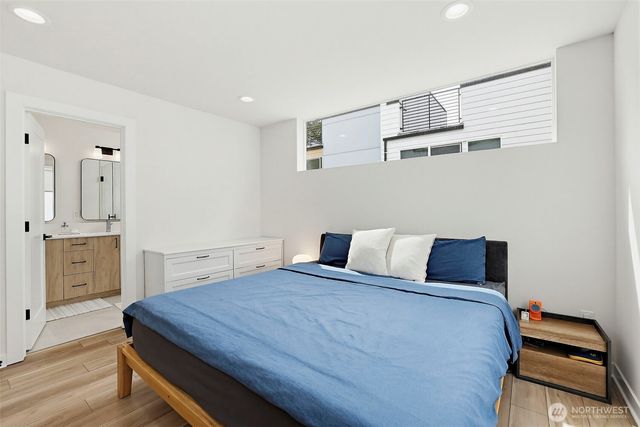 902 N 86th Street, Seattle, WA 98103