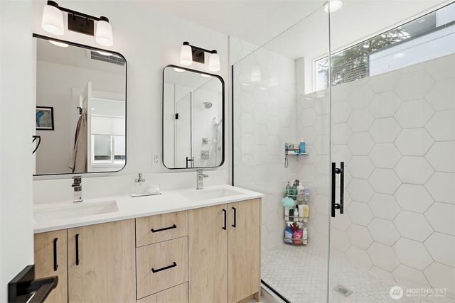 902 N 86th Street, Seattle, WA 98103