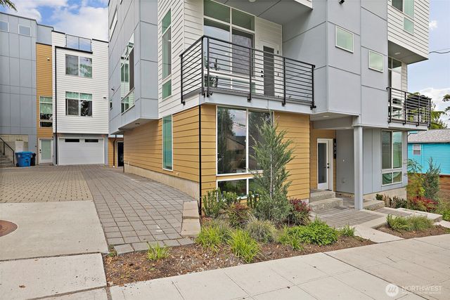902 N 86th Street, Seattle, WA 98103